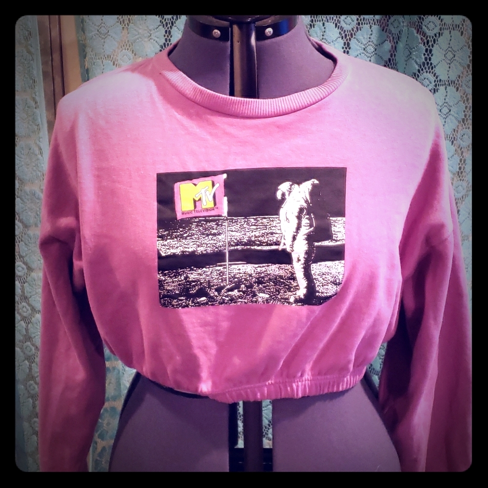 Cropped MTV top